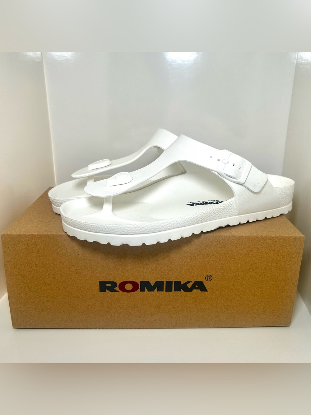Romika Women’s Summer Casual Lightweight White Thong Sandals, New, Size 40